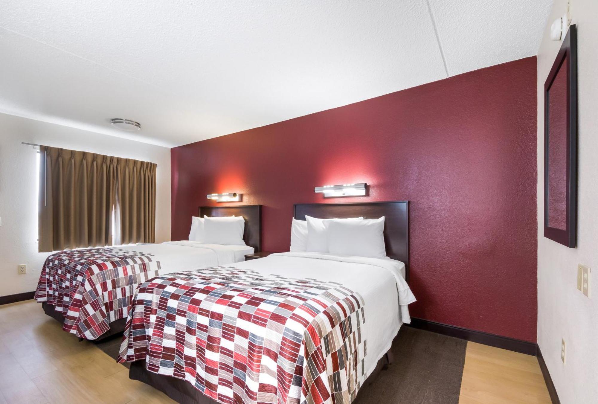 Deluxe Room Two Double Beds Smoke